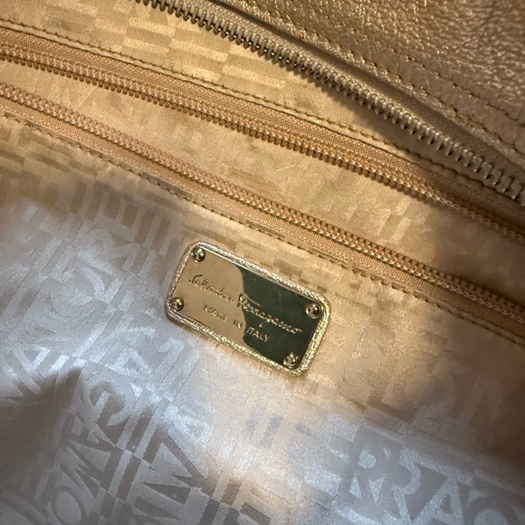 Salvatore Ferragamo Metallic shoulder Bag - Picture 6 of 9